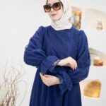 فستان كريب مع طبقة دانتيل بتصميم حصري